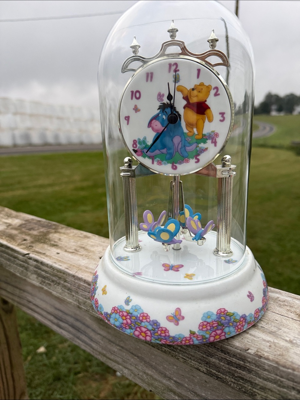 Vintage Winnie the Pooh & Eeyore Musical Kids Clock — White with Pastel Accents